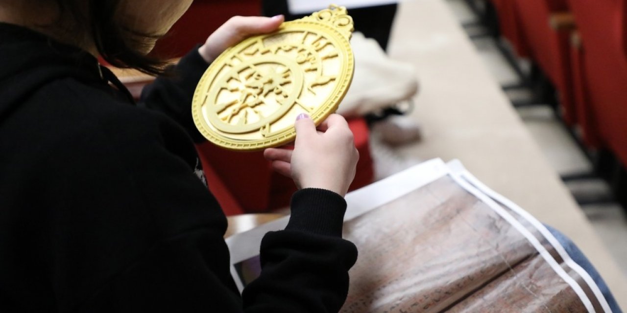 BARÜ’deki “Bilim Tarihi Usturlab Çalıştayı” yoğun bir katılımla gerçekleştirildi