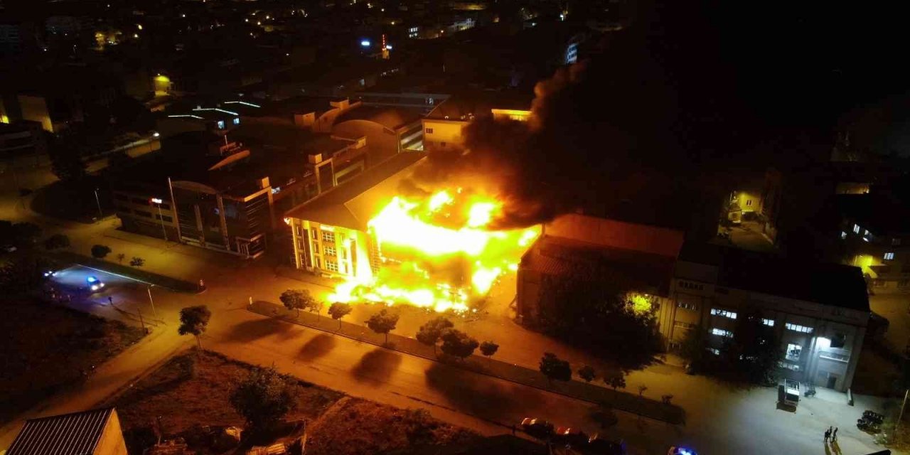 Bursa itfaiyesi 1 ayda bin 454 olaya müdahale etti