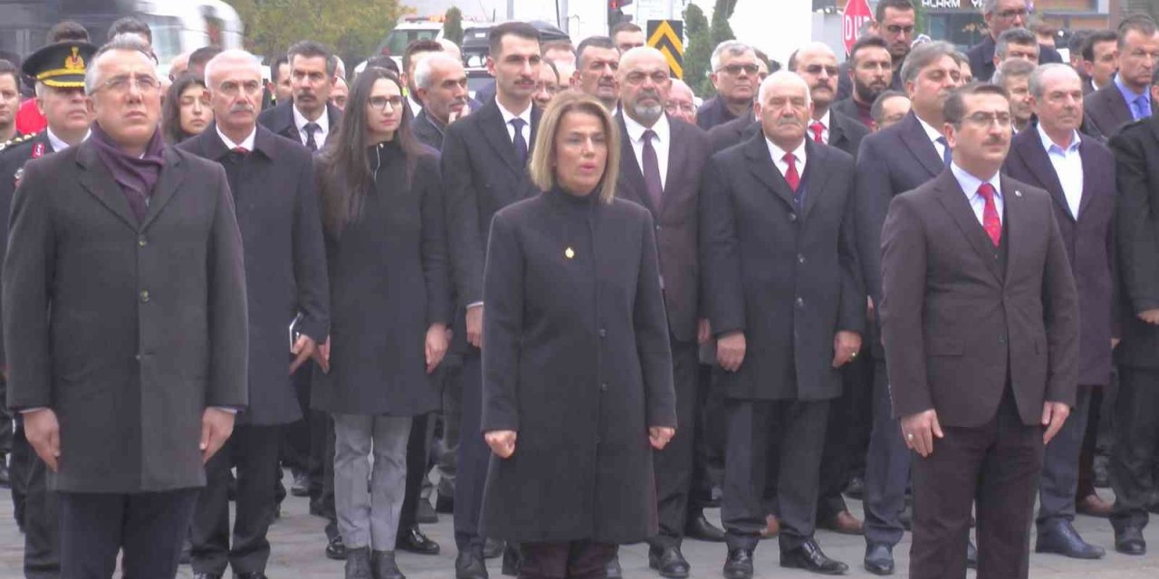 Atatürk ölüm yıldönümünde anıldı