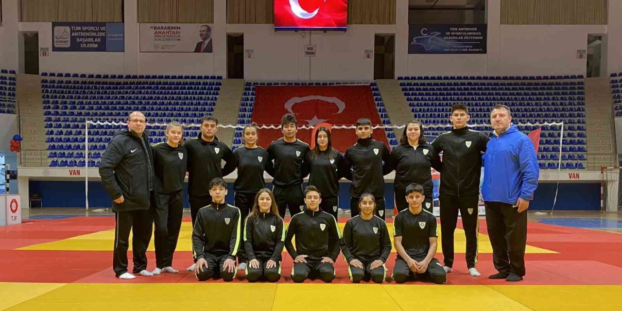 Manisa BBSK’lı judocular lige iddialı başladı