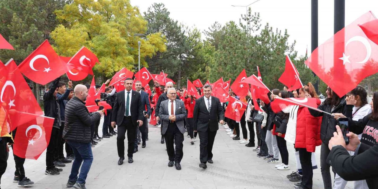 Başkan Büyükkılıç, gençlerle buluştu