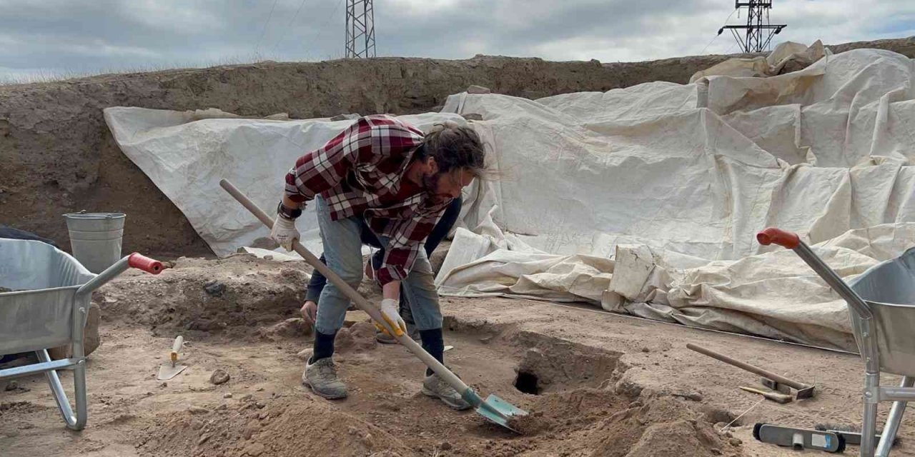 İnsanlık tarihine ışık tutacak kazıda önemli bulgular elde edildi