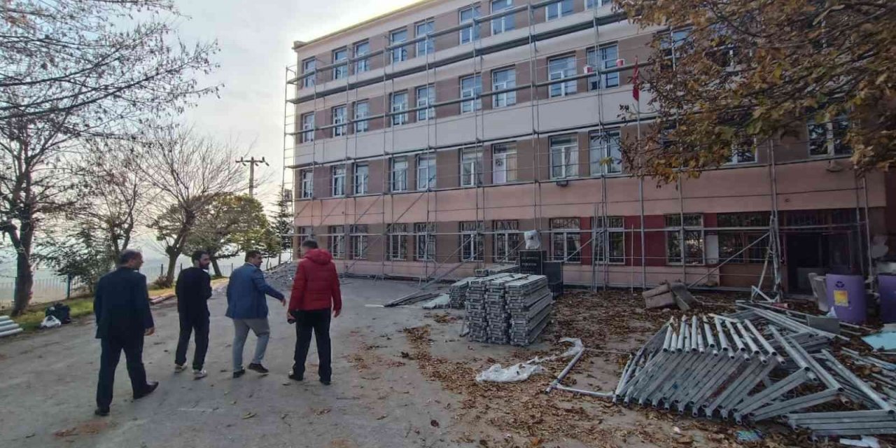 Pazaryeri’nde ki okulda güçlendirme tadilatı