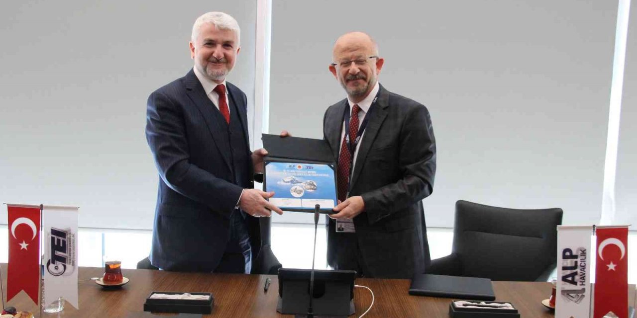 Gökbey helikopterinde kullanılacak TEI-TS1400 Turboşaft Motoru Aksesuar Dişli Kutusu TEI’ye teslim edildi