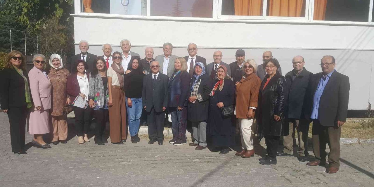 Eskişehirli 68 yaşında Halk Ozanı ve Devlet Sanatçısı Kâmil Sayın’a vefa etkinliği düzenlendi