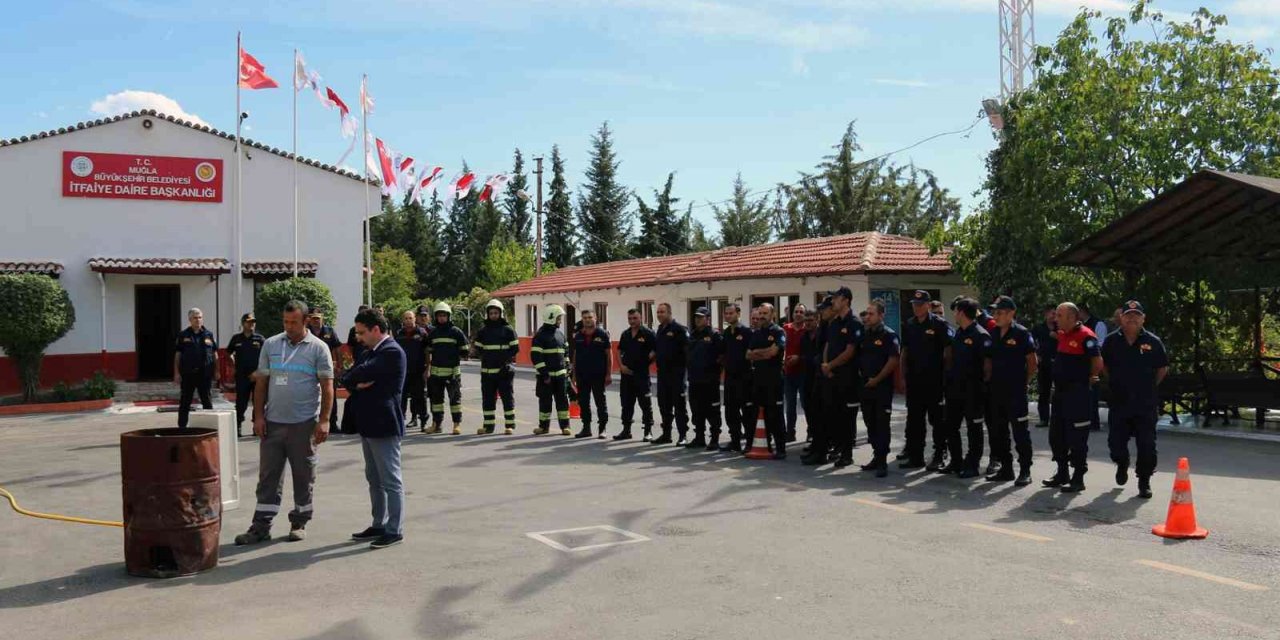 Büyükşehir İtfaiye personeline doğalgaz yangını eğitimi