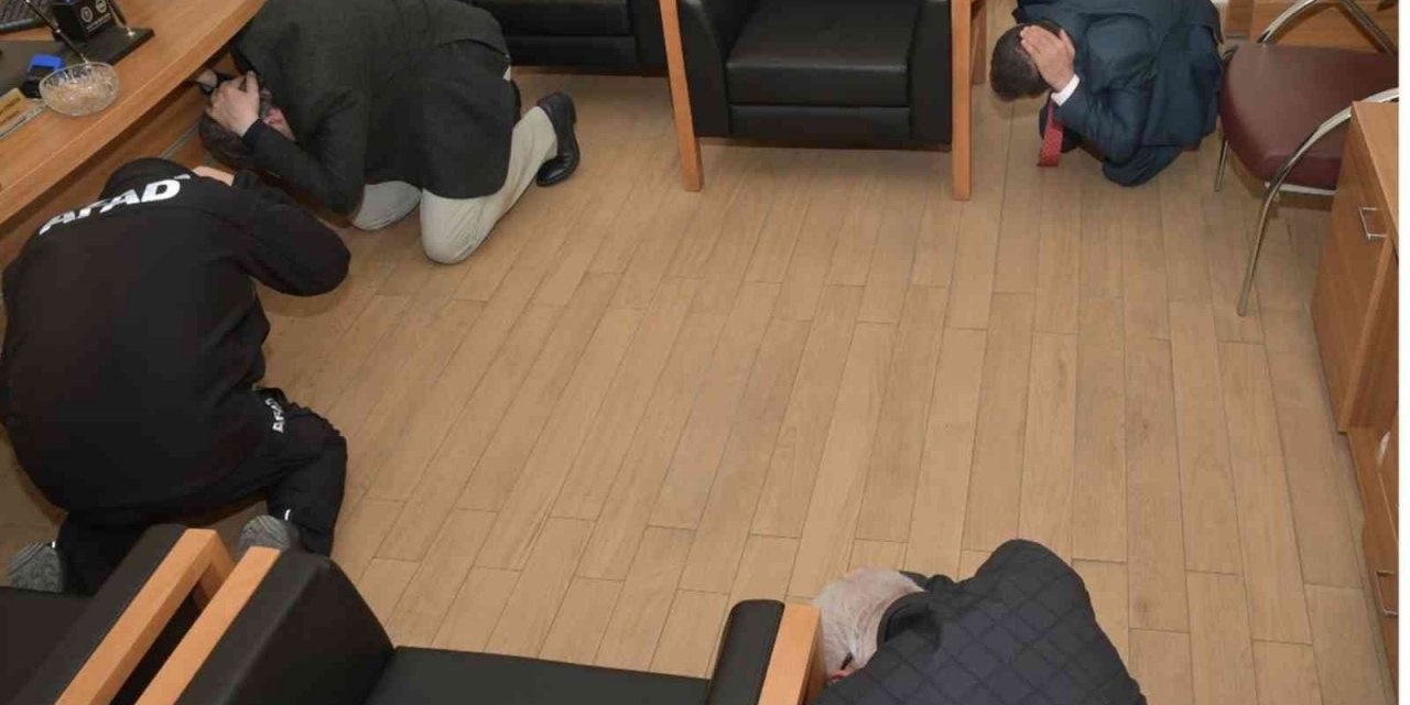 Eskişehir’deki KYK yurtlarında deprem tatbikatı yapıldı