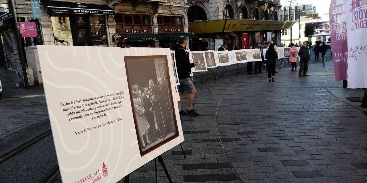 Beyoğlu’nda 10 Kasım’a özel “Atatürk’e Saygı- Dünyanın Gözünden Atatürk” sergisi açıldı