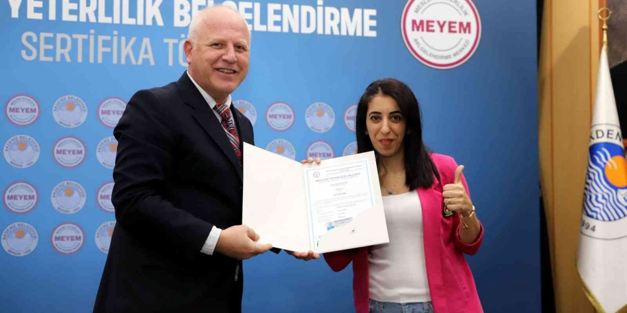 Akdeniz Belediyesi gençlere istihdam kapısı açmaya devam ediyor