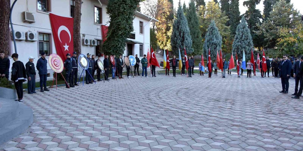 Atatürk, ebediyete intikal edişinin 84. yılında anıldı