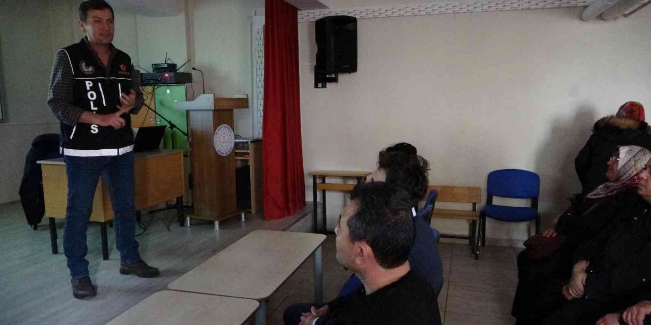 Narkotik polisleri kapı kapı dolaşıyor, uyuşturucuyu anlatıyor