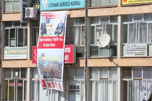 MHP'nin afişi krize neden oldu