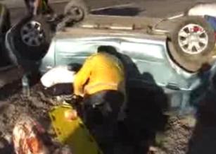 Konya'da otomobil takla attı: 2 yaralı