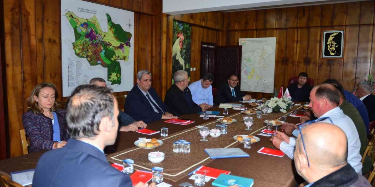 Denizli’de süt sektöründeki sorunlar masaya yatırıldı