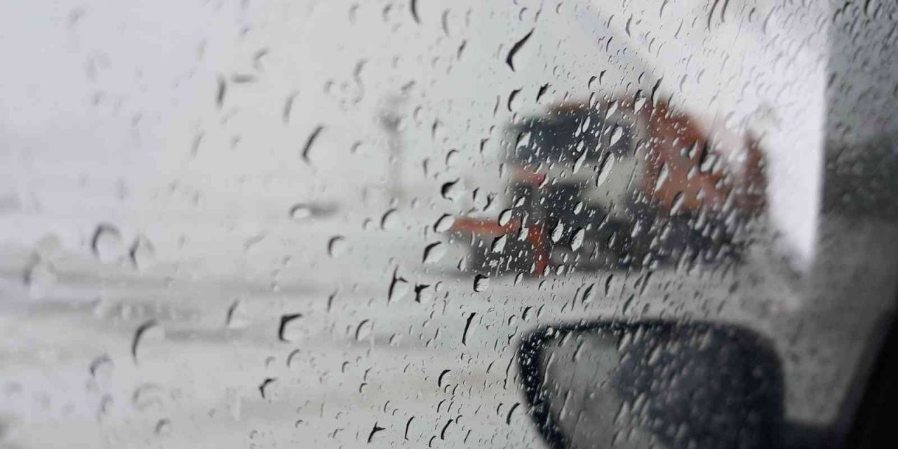 Bayburt’un yüksek kesimlerinde karla mücadele çalışması