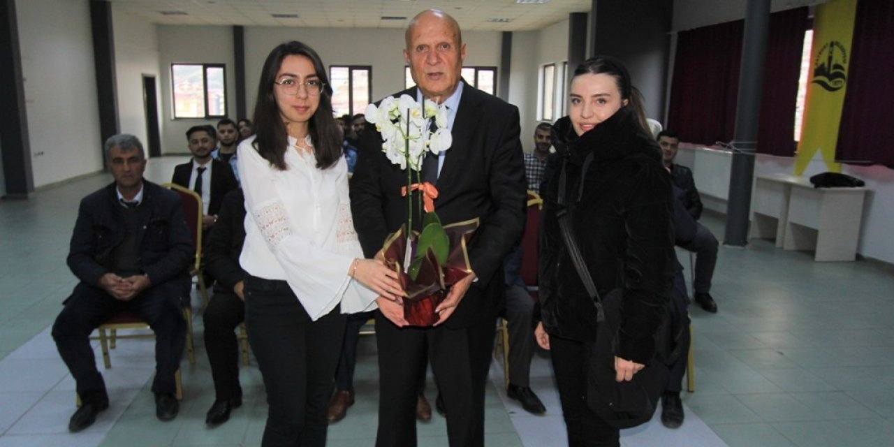 Bayburt Belediyesi personeline "Güven, Huzur ve İletişim” konulu sunum