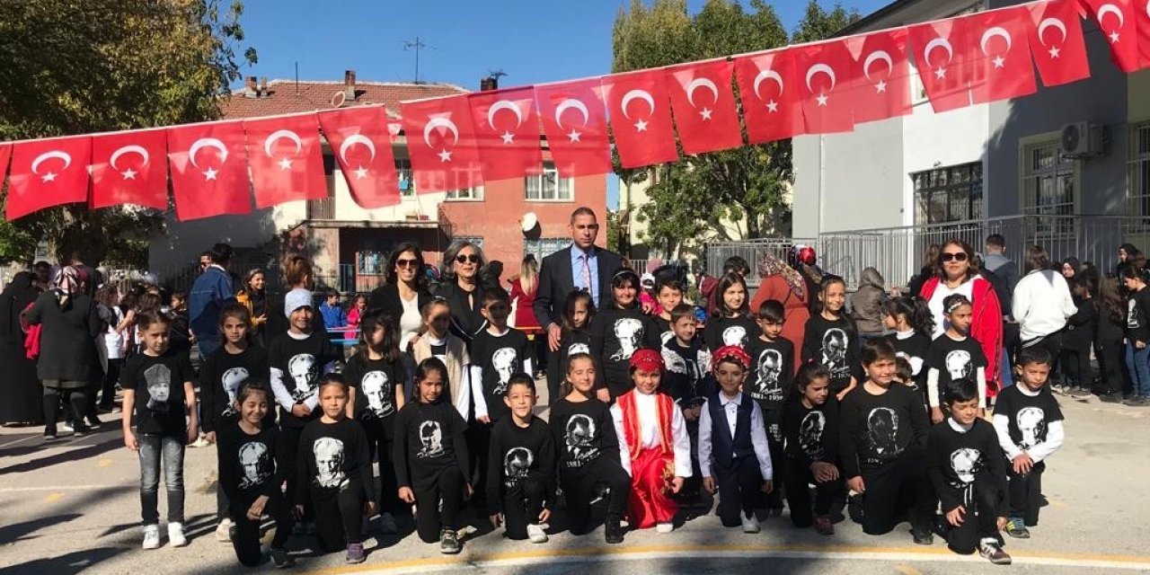 Öğrenci ve öğretmenlerden muhteşem gösteri