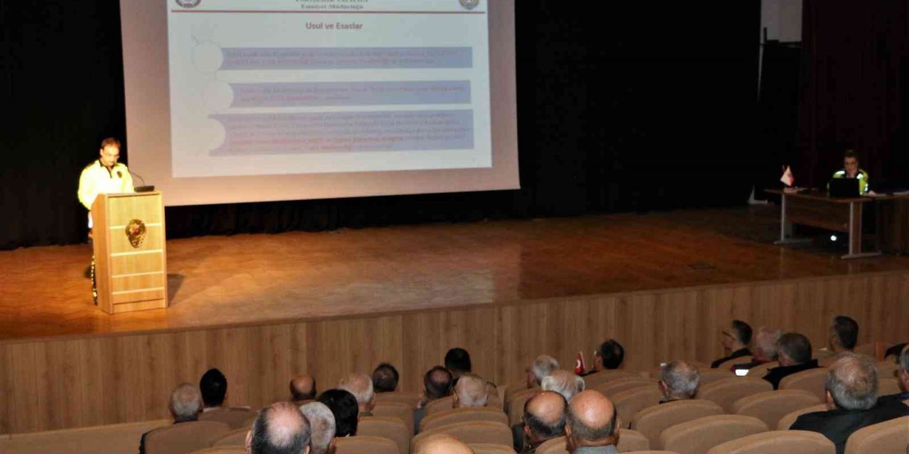 Fahri trafik müfettişlerine bilgilendirme toplantısı yapıldı