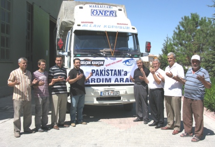 Karapınar'dan Pakistan'a yardım eli