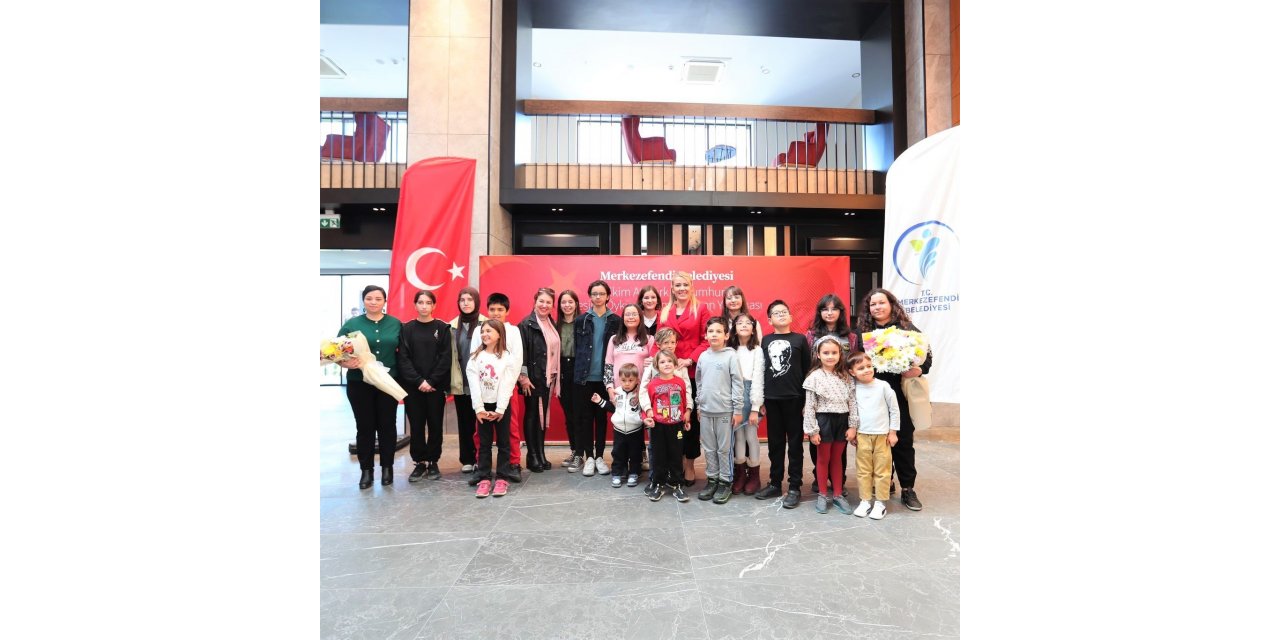 Başkan Doğan; “Cumhuriyet’i yaptıkları eserlerle anlatan gençlerimizi kutluyorum”