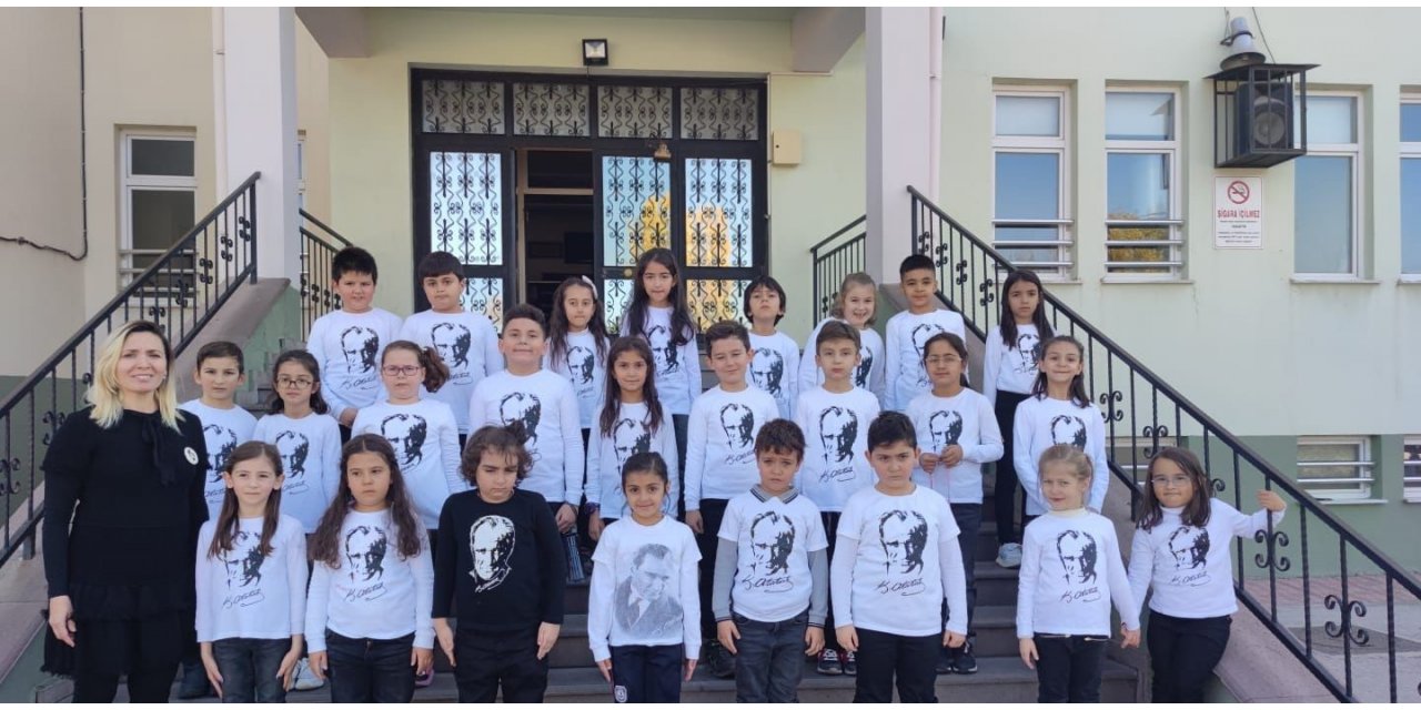 Miniklerden anlamlı gösteri