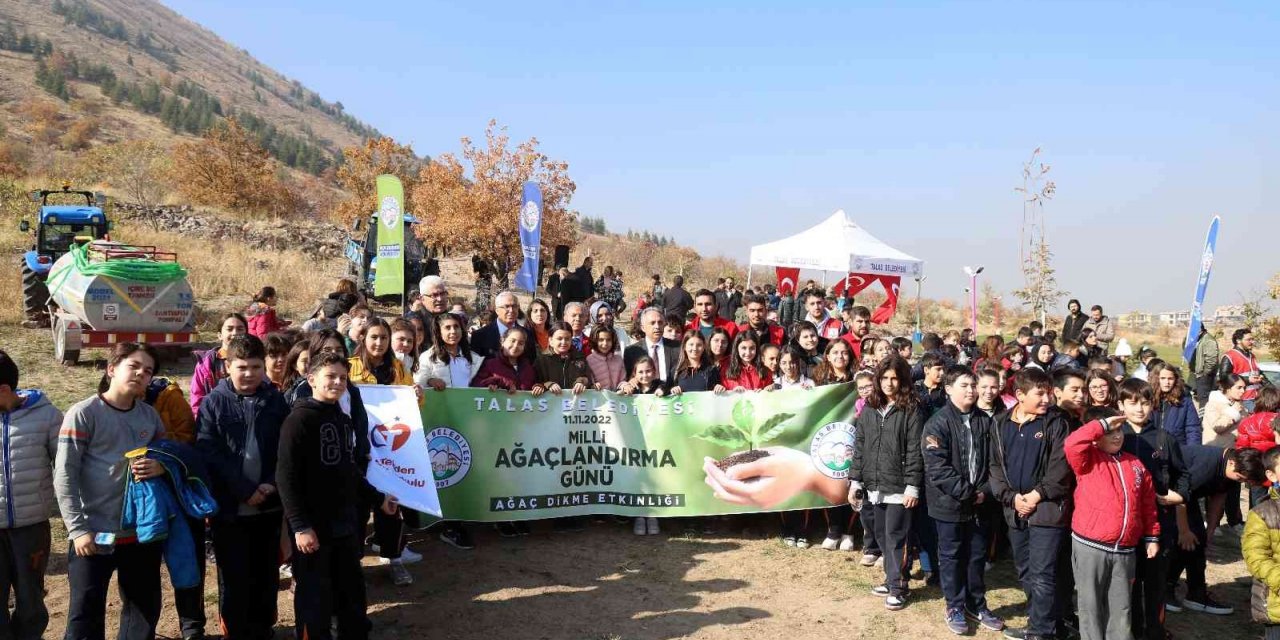 Talas’ta şenlik gibi ağaçlandırma günü