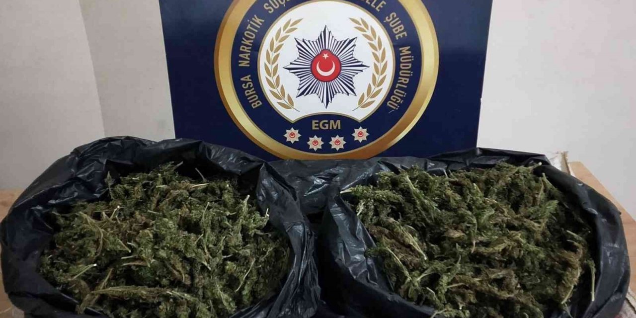 Uyuşturucu operasyonunda 2 kilo 100 gram esrar ele geçirildi, 2 kişi tutuklandı