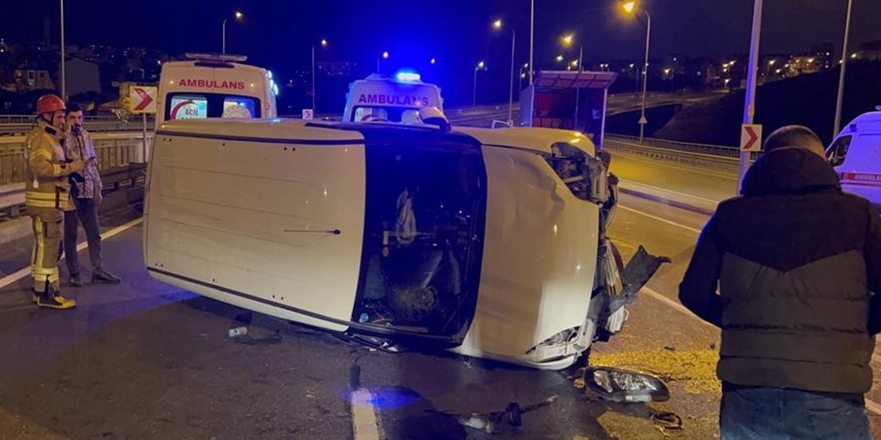 Yol çalışmasını geç fark etti! Kontrolden çıkan araç takla attı