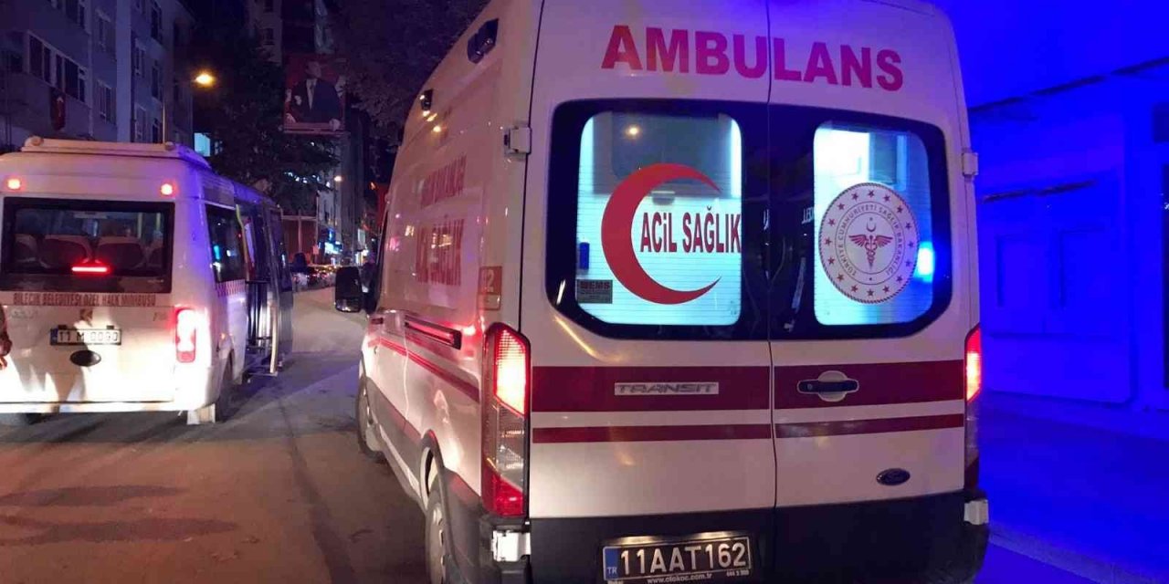 Önüne köpek çıkan motosiklet sürücü ona çarpmamak için kendini feda etti