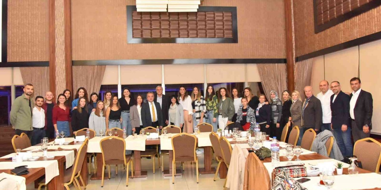 "Bizim Kızlar" Bilecik Belediye Spor maçı öncesinde moral depoladı