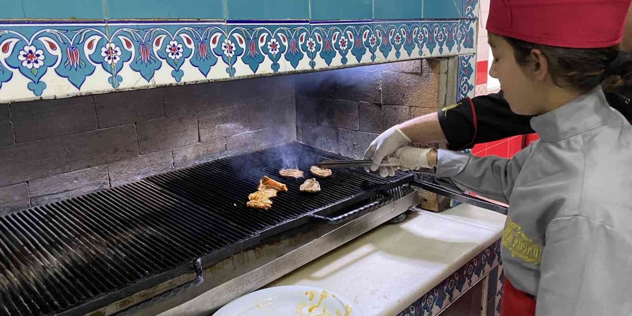 Gaziosmanpaşalı minik şeflerden anlamlı sosyal sorumluluk projesi