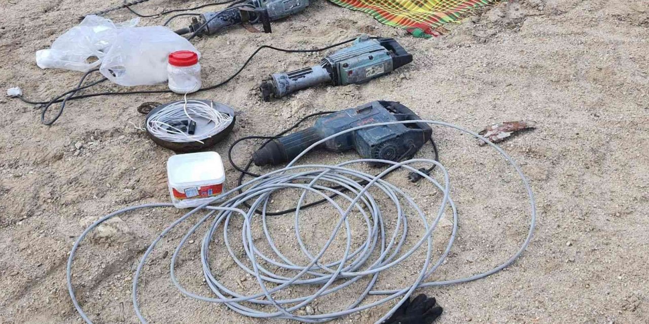 Hazine avcıları jandarmadan kaçamadı