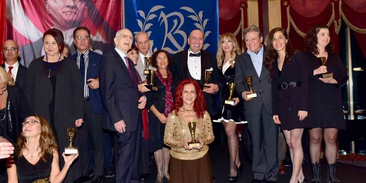 Mersin Şehir Tiyatrosu’na bir ödül daha