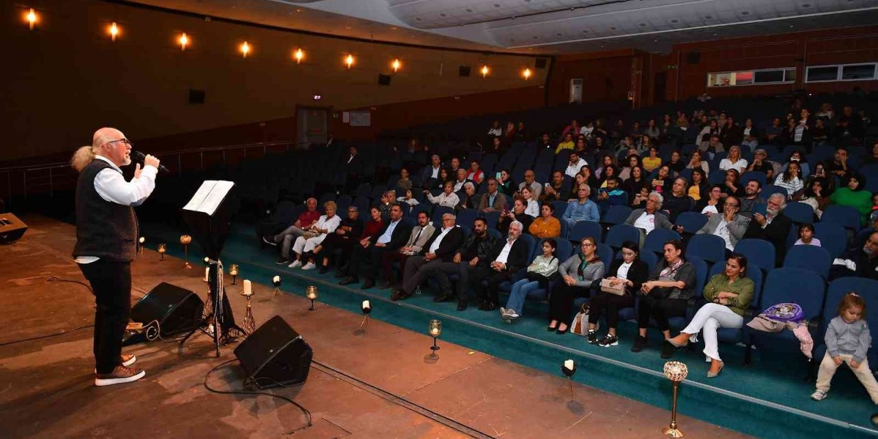 Ümit Yaşar Oğuzcan şiirleriyle anıldı