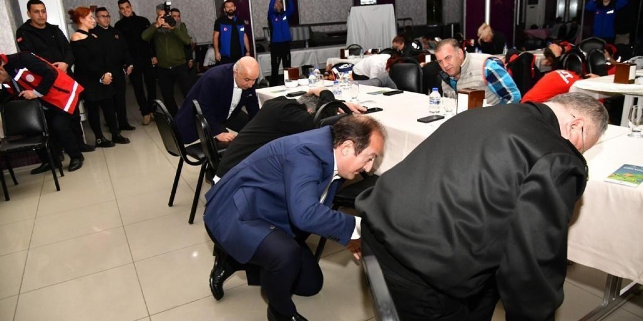 Vali Pehlivan deprem tatbikatına katıldı