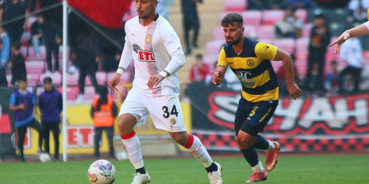 TFF 3. Lig: Eskişehirspor: 0 - Ağrı 1970 Spor: 0