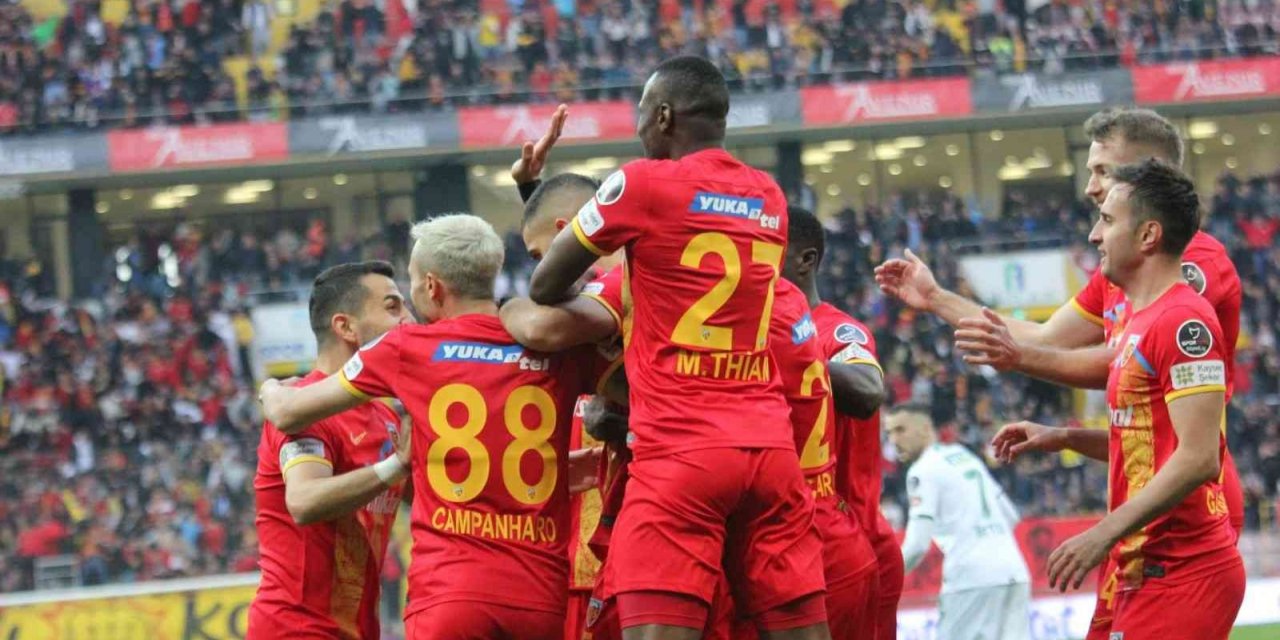 Spor Toto Süper Lig: Kayserispor: 1 - Konyaspor: 2 (Maç devam ediyor)