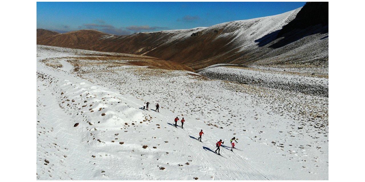 Bitlisli kayakçılar mevsimin ilk karında antrenman yaptı