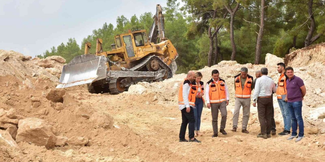 Duacı, Korkuteli ve Çankaya’yı birbirine bağlayacak yol çalışmaları sürüyor