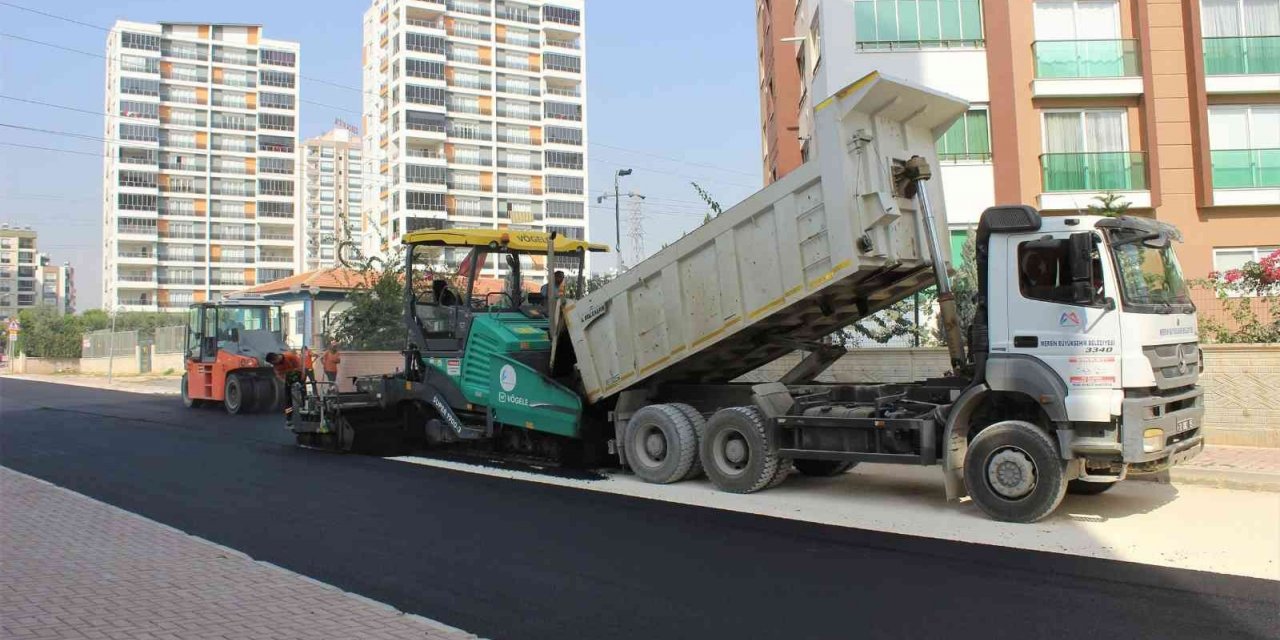 Mersin’de yol çalışması sürüyor