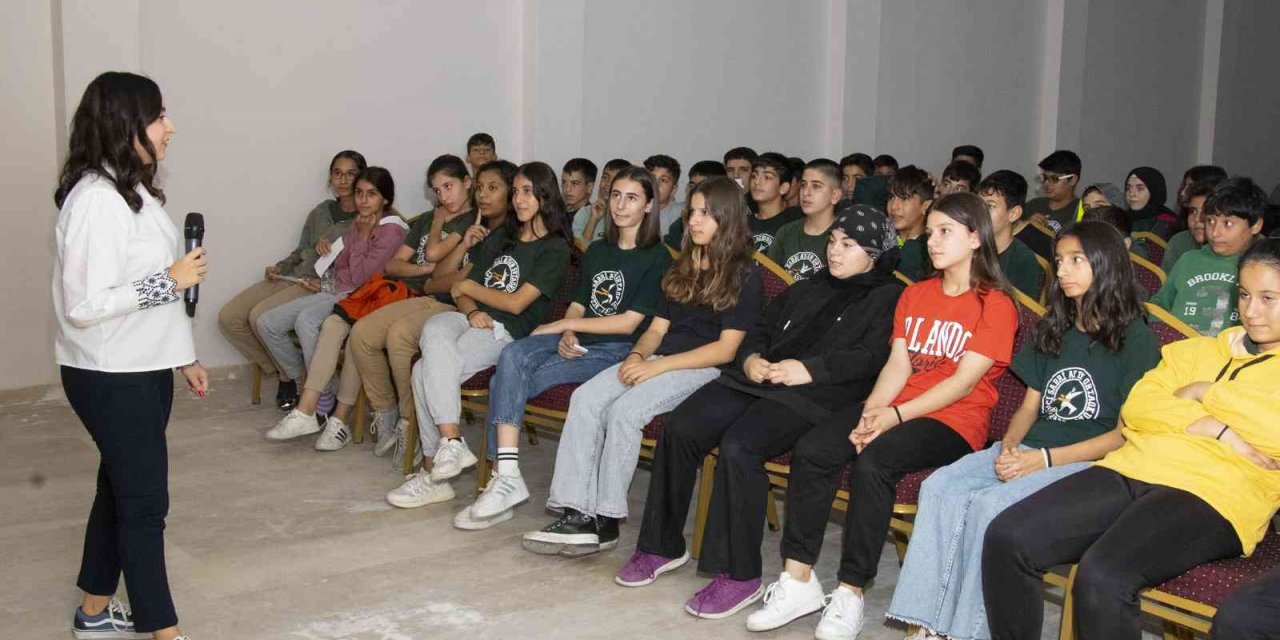 Mersin’de okullara rehberlik desteği