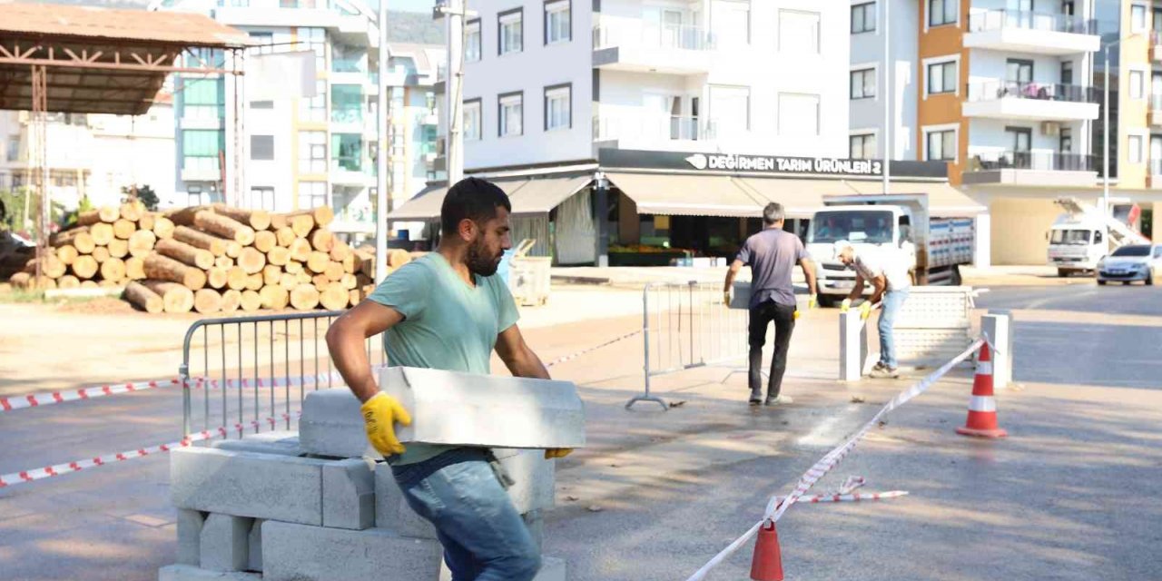 Alanya’da Çarşamba Caddesinin trafik sorunu kavşak ile çözülecek