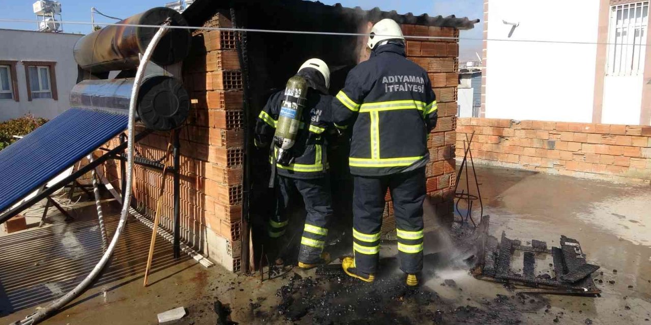 İkamet çatısında çıkan yangın korkuttu