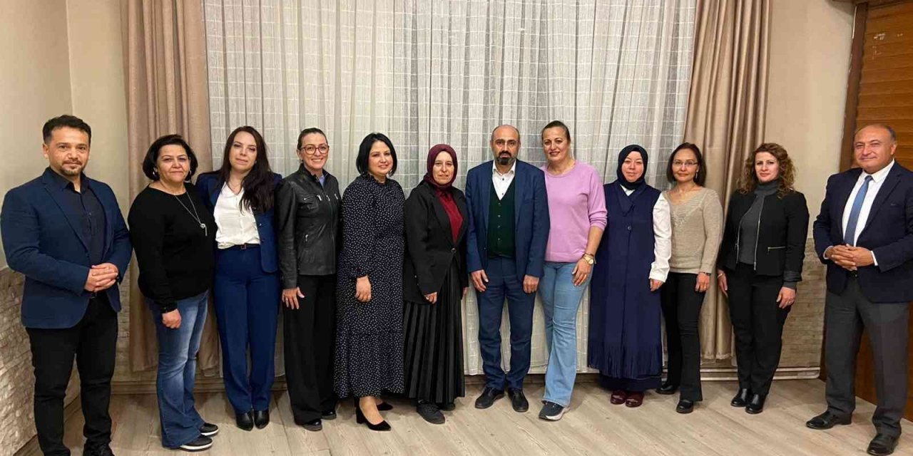 Sağlık Sen kadın kollarında bayrak devri