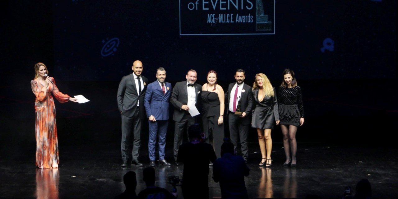 ’100Bin Gülücük’ projesi Sayapark’a 2 ödül kazandırdı