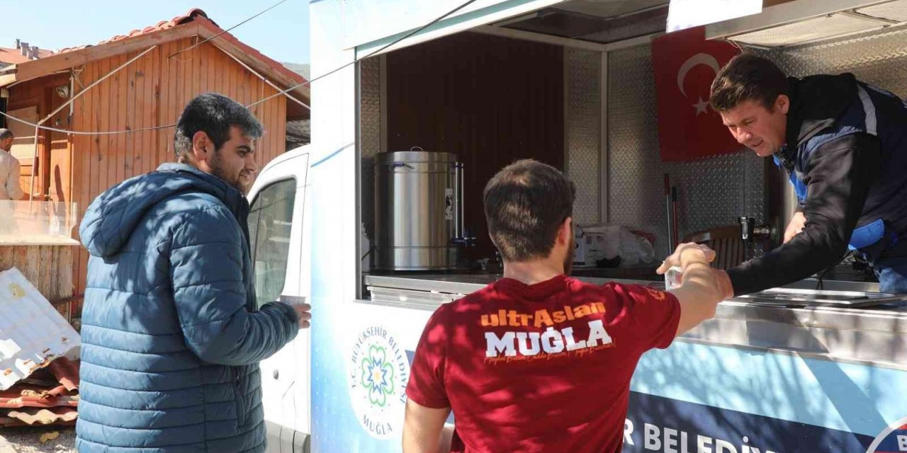 Muğla Büyükşehir’in çorba ikramı devam ediyor