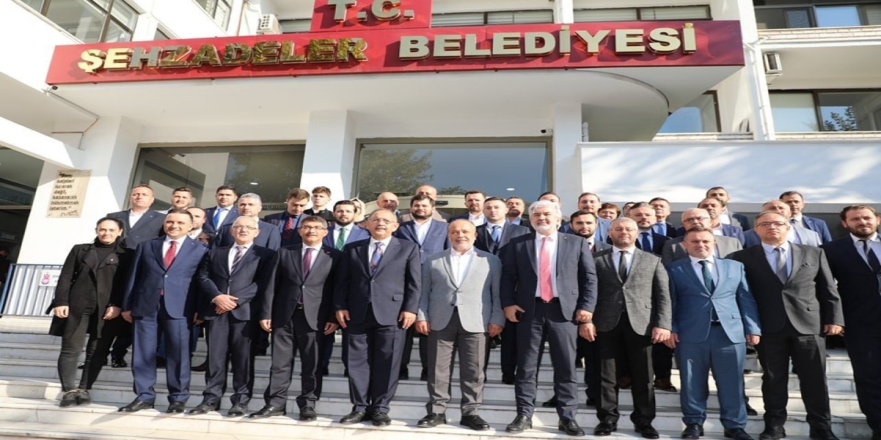 Özhaseki, Başkan Çelik’in hizmetlerinden övgüyle söz etti