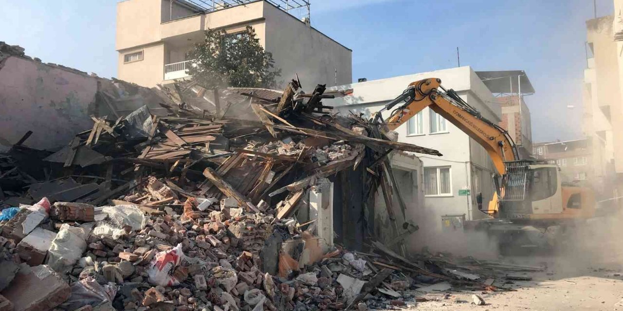 Metruk binalar huzur ortamı için yıkılıyor