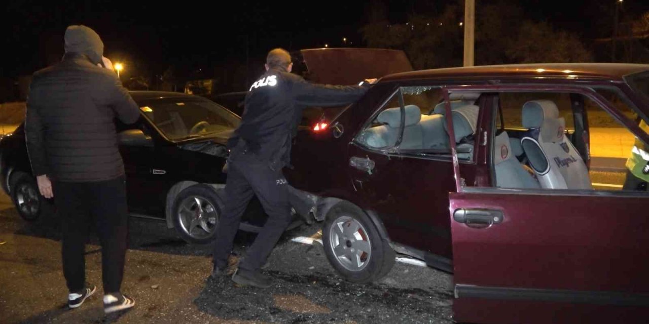 Kırıkkale’de iki otomobil çarpıştı: 4 yaralı