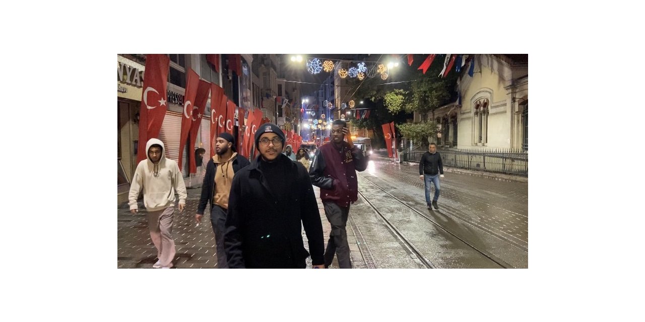 İstiklal Caddesi araç ve yaya trafiğine açıldı